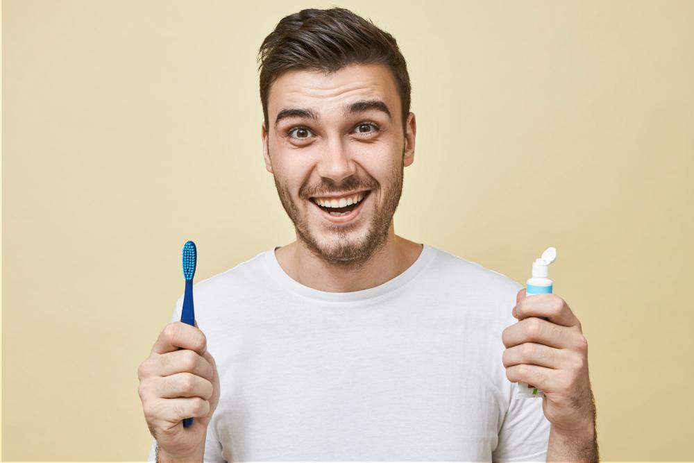 PASTA DE DENTE: ENTENDA A IMPORTÂNCIA, OS TIPOS E CURIOSIDADES SOBRE ESSE PRODUTO DE HIGIENE BUCAL